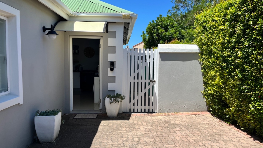 3 Bedroom Property for Sale in Lower Robberg Western Cape